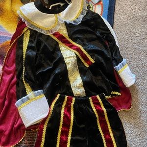 Pirate costume size 4/5